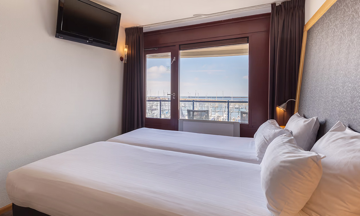 Leonardo Hotel IJmuiden Seaport Beach