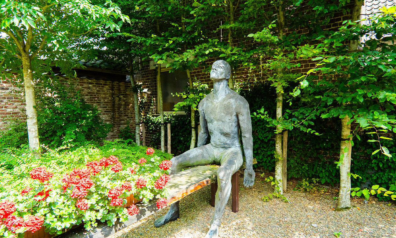 Les Salonnières