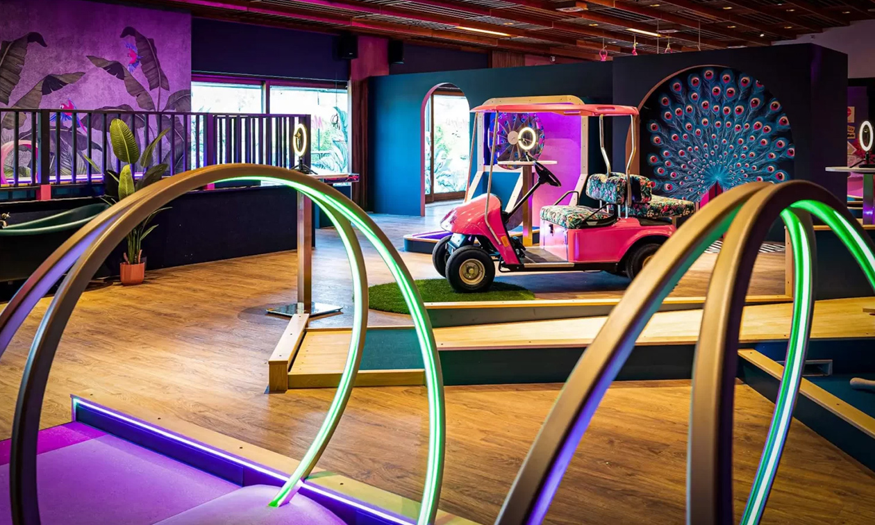 Madness Minigolf Experience
