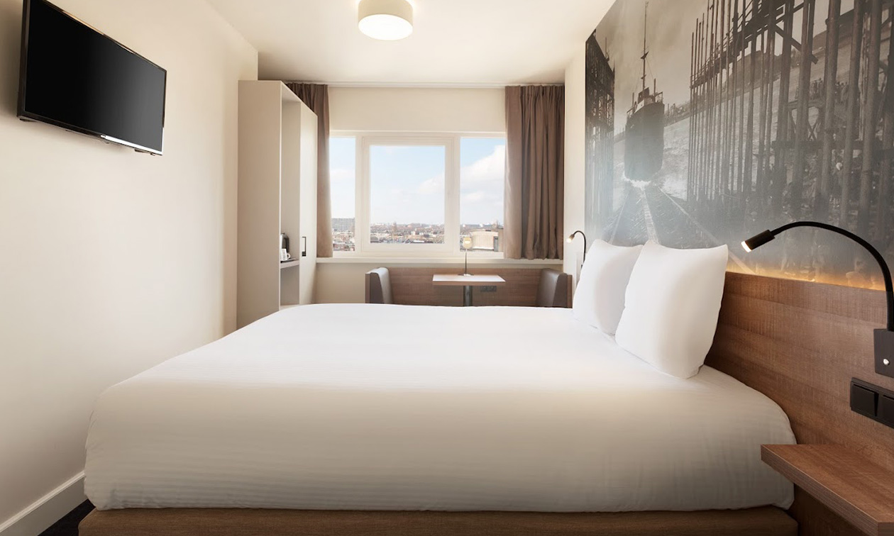 Rotterdam Teleport Hotel