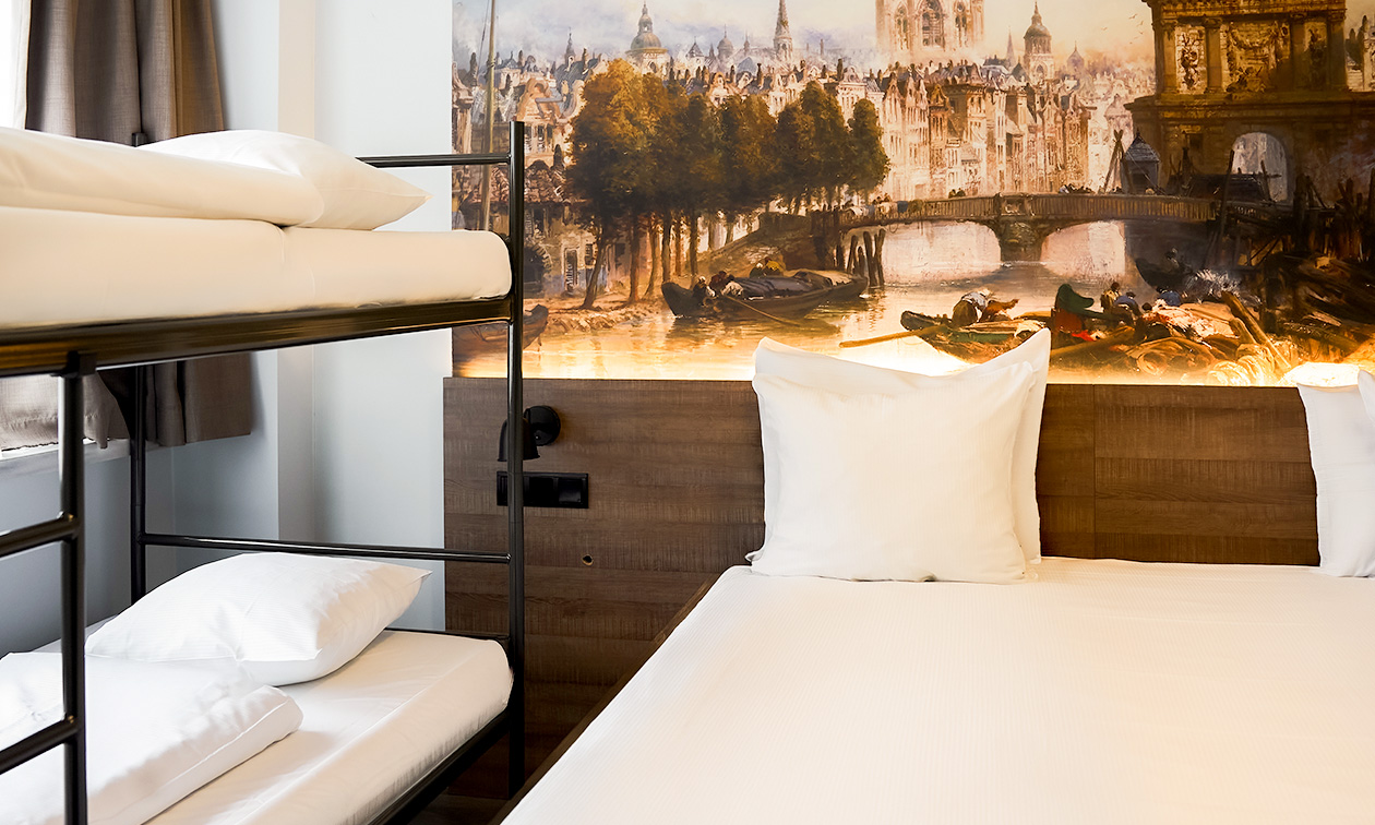 Rotterdam Teleport Hotel