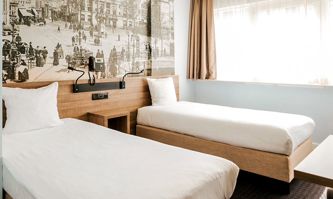 Rotterdam Teleport Hotel