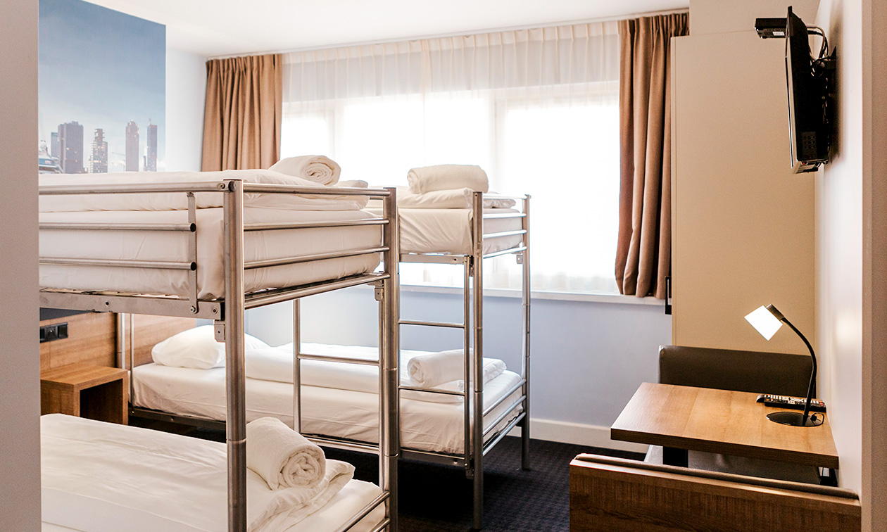 Rotterdam Teleport Hotel