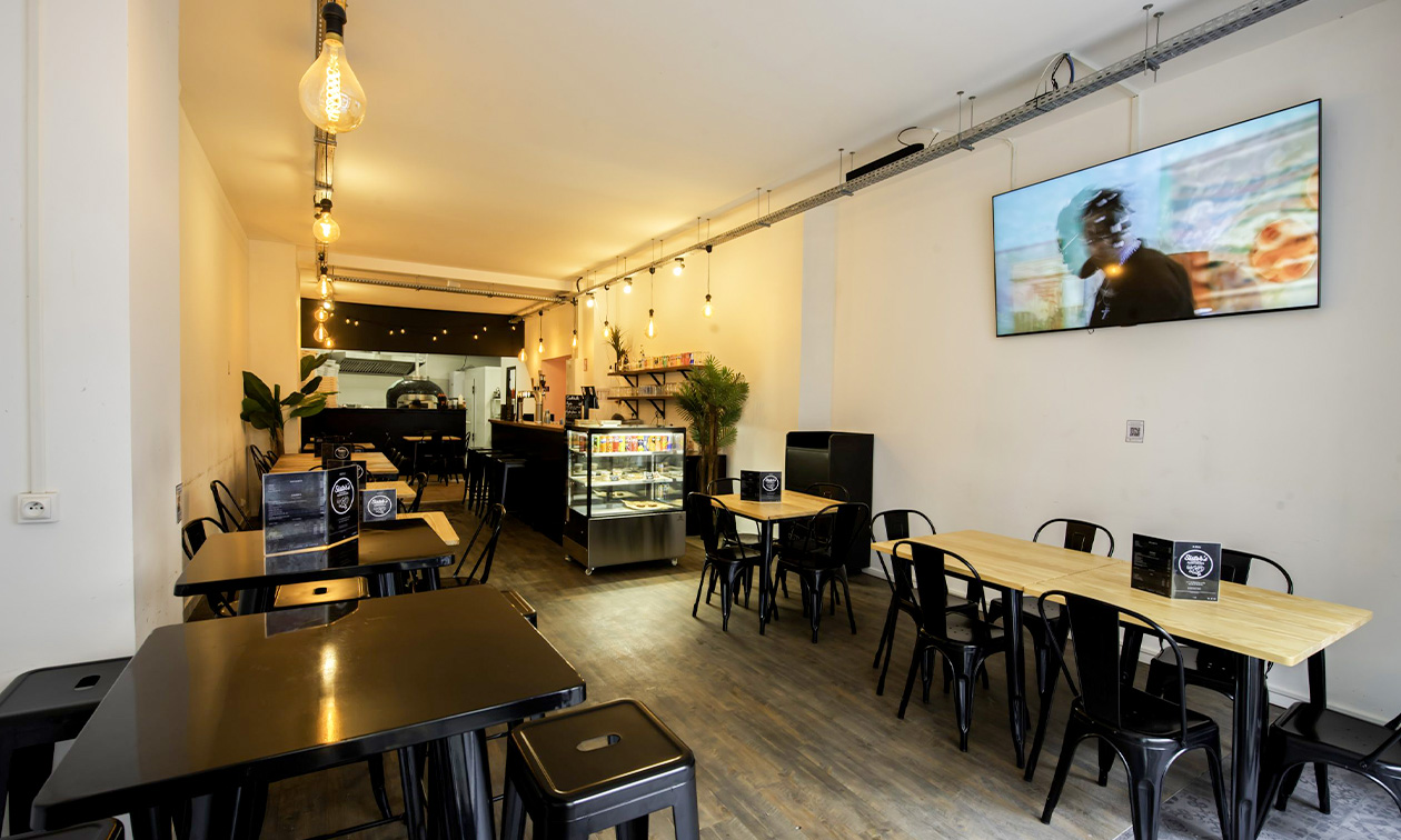 Sister's Pizzeria Food and Drink