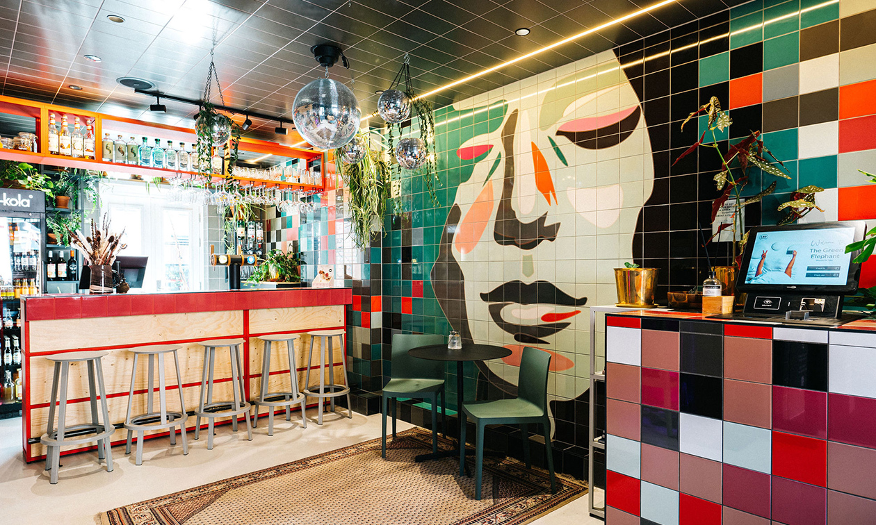 The Green Elephant Hostel & Spa