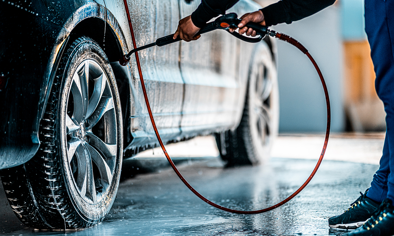 Lavage auto extérieur + intérieur + shampooing sur 2 sièges avant à Jette
