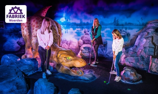 Glow in the Dark-minigolf + frisdrank in Woerden
