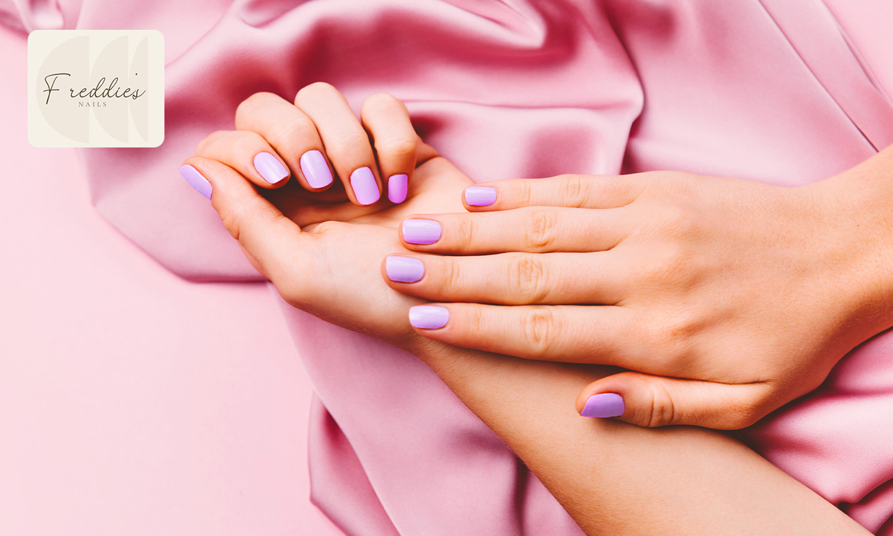 Manicurebehandeling naar keuze met gellak of BIAB (60 min)