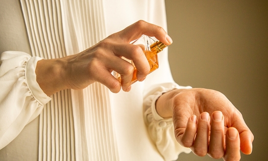 Workshop natuurlijk parfum maken (2,5 uur) + 2 zelfgemaakte producten