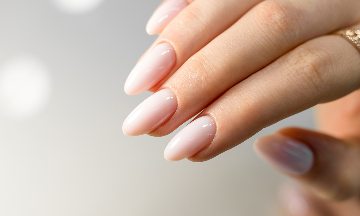 Spa-manicurebehandeling + gellak of BIAB (45 of 60 min)