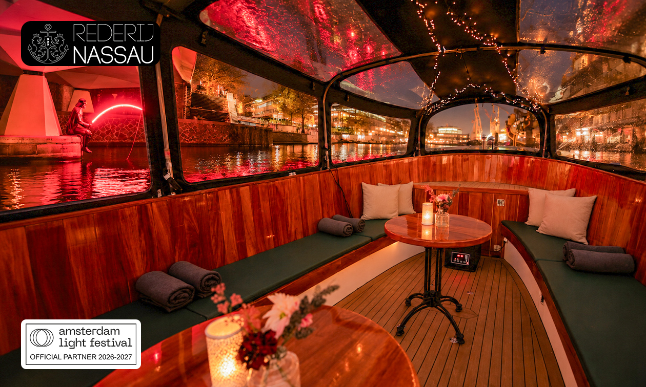 Privéboot (10-40 pers) incl. drankjes tijdens het Amsterdam Light Festival