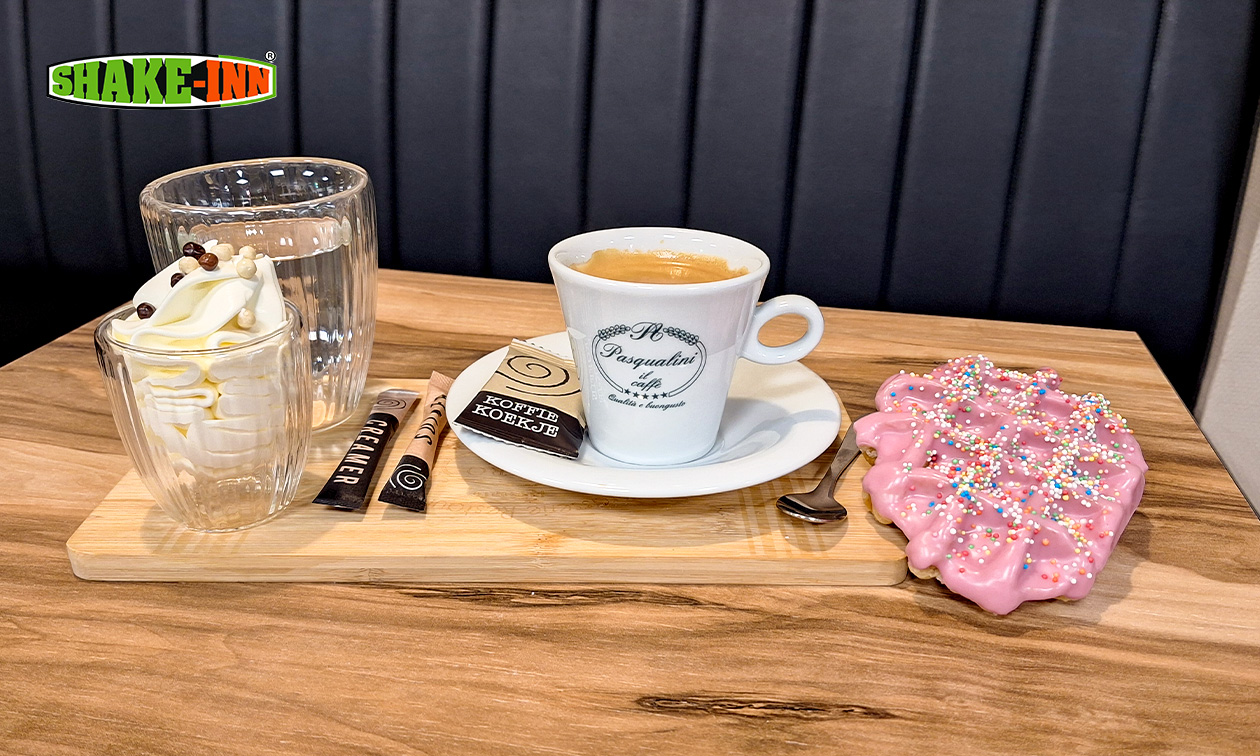 Milkshake de luxe of koffieplaat + Luikse wafel in hartje Veenendaal